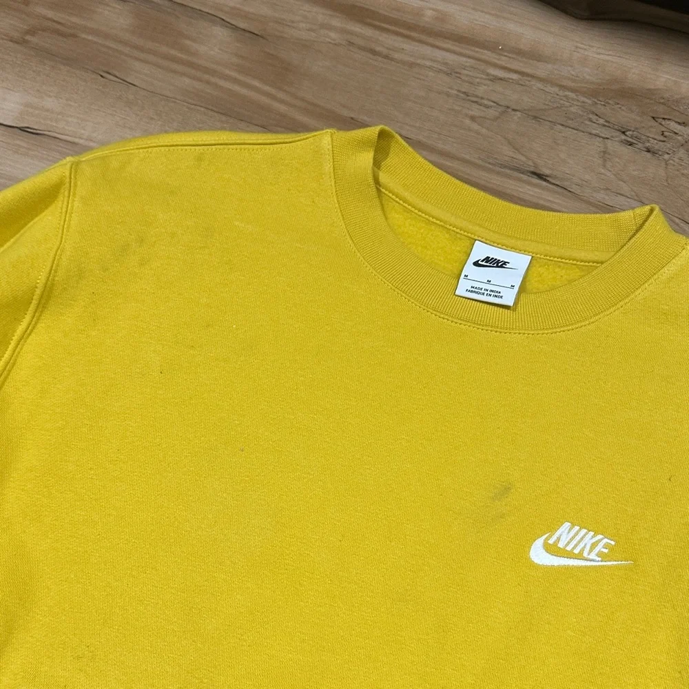 Nike Yellow Crewneck Sweater - Picture 2 of 3